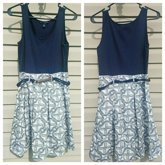 Tommy Hilfiger Dresses & Skirts - Tommy Hilfiger Nautical Dress w/ belt